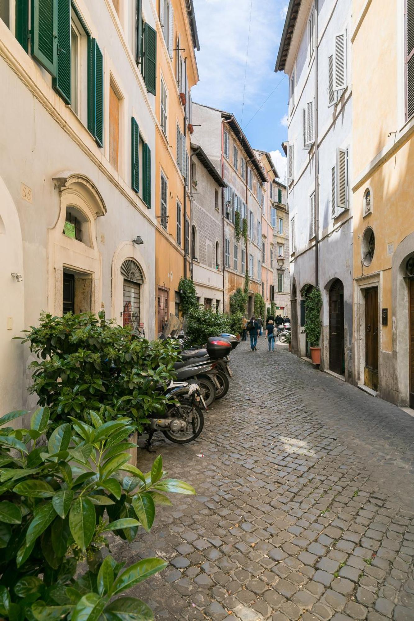 R.c. Cappellari Charming Campo De Fiori Rom